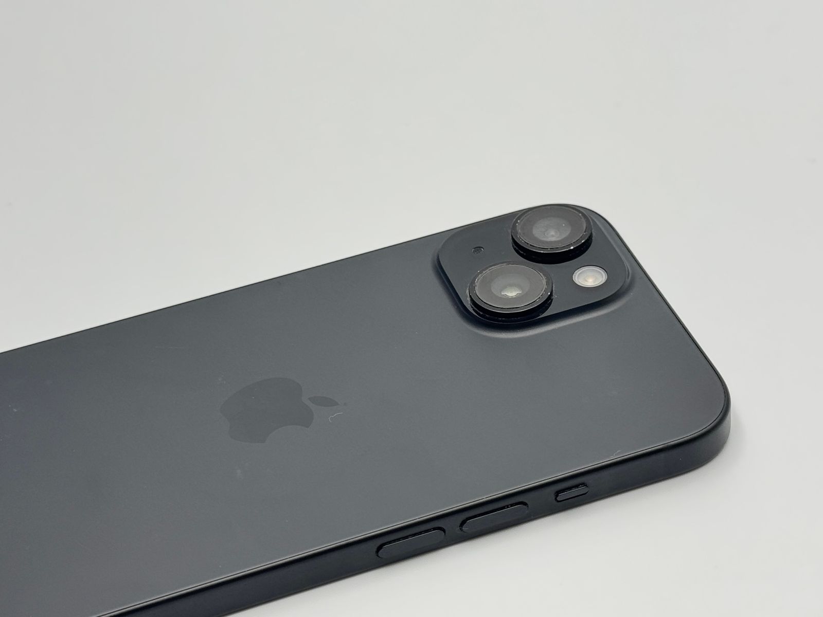 iPhone 15 128GB ブラック バッテリー90% 【中古B】iPhone 15 128GB