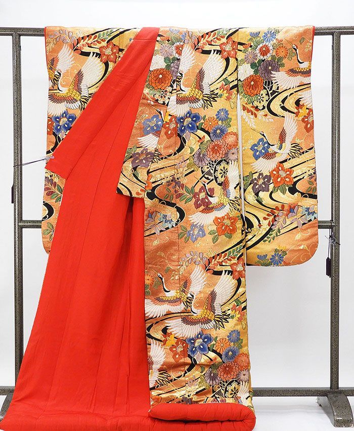 花嫁の色打掛　美品！鶴と花の刺繍　着物 花嫁の色打掛 美品！鶴と花の刺繍 着物