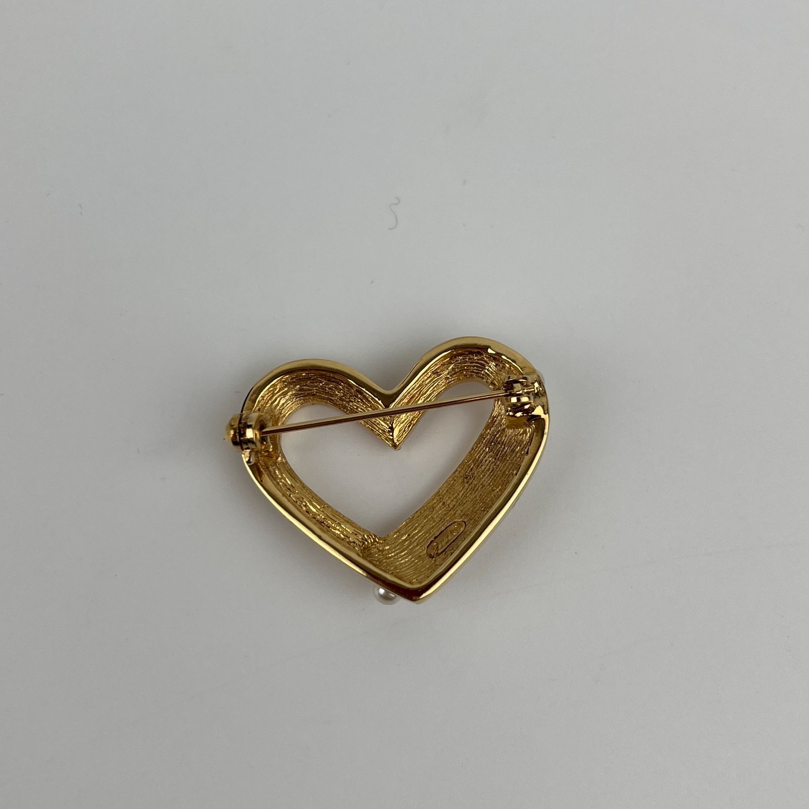 ヴィンテージ　クリスチャンディオール　ハート型金色ブローチ 中古】Christian Dior クリスチャンディオール アクセサリー ブローチ