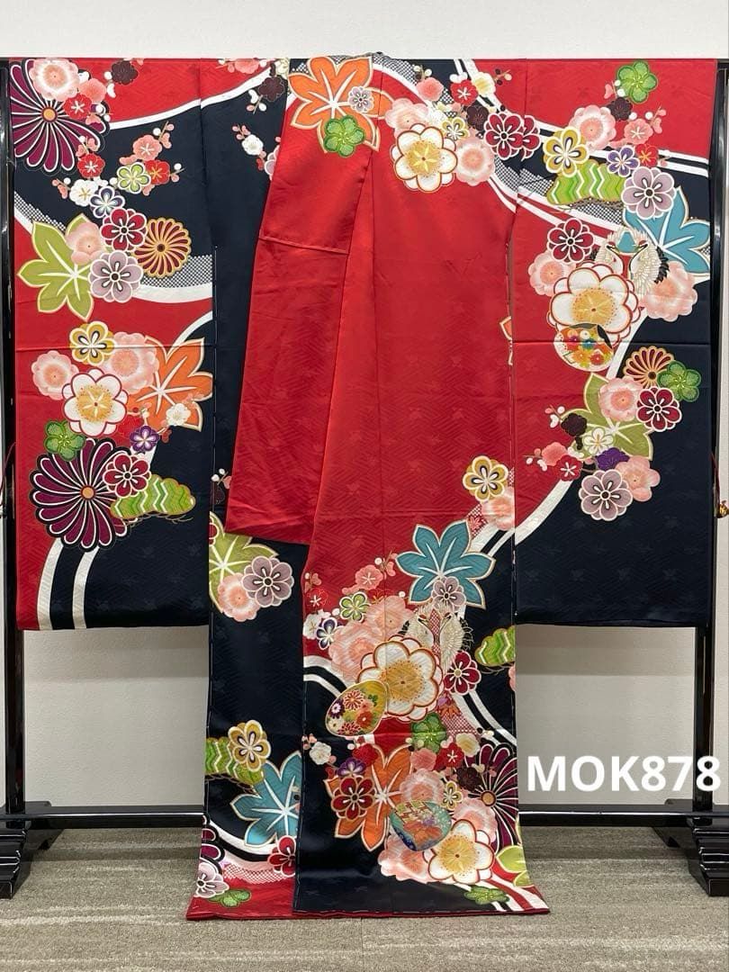 振袖 仮絵羽 金駒 金彩 ふくれ織紋意匠 正絹 未仕立て品 八掛付き 振袖 仮絵羽 金駒 銀駒 金彩 紋意匠 正絹 未仕立て品 八掛付き MOK878