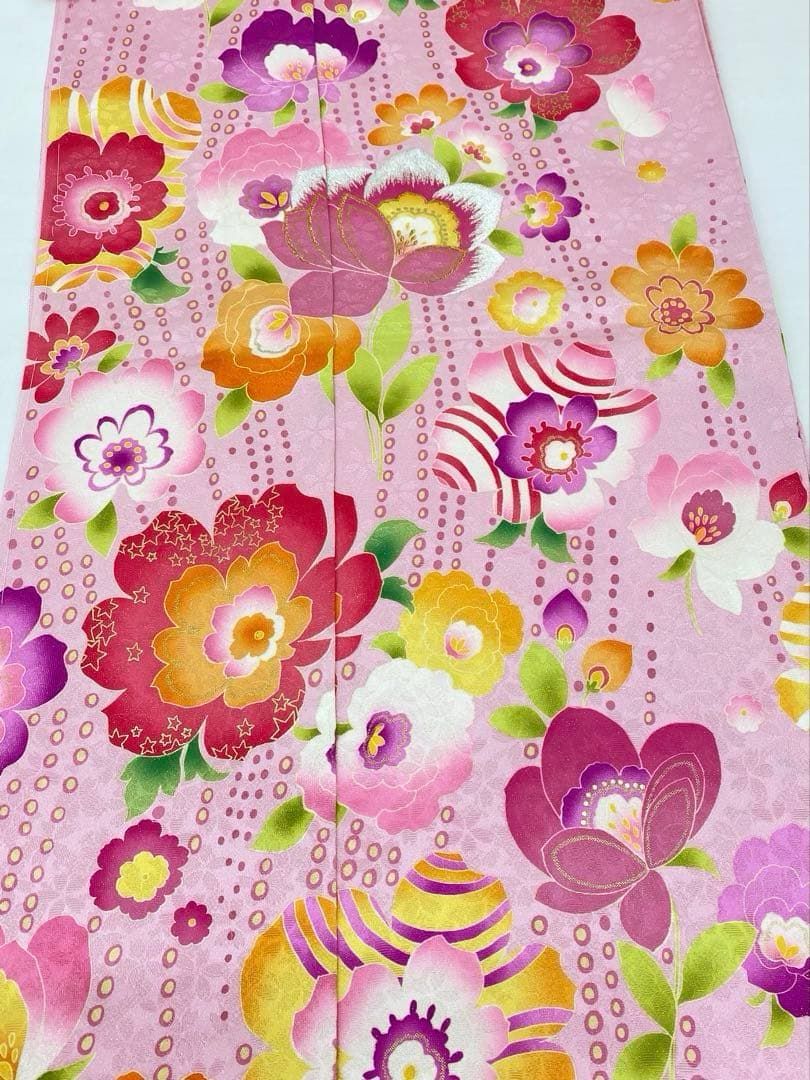 振袖 仮絵羽 刺繍 銀通し 金彩 紋意匠 牡丹 大輪 正絹 未仕立て品 振袖 仮絵羽 刺繍 銀通し 金彩 紋意匠 牡丹 大輪 正絹 未仕立て品