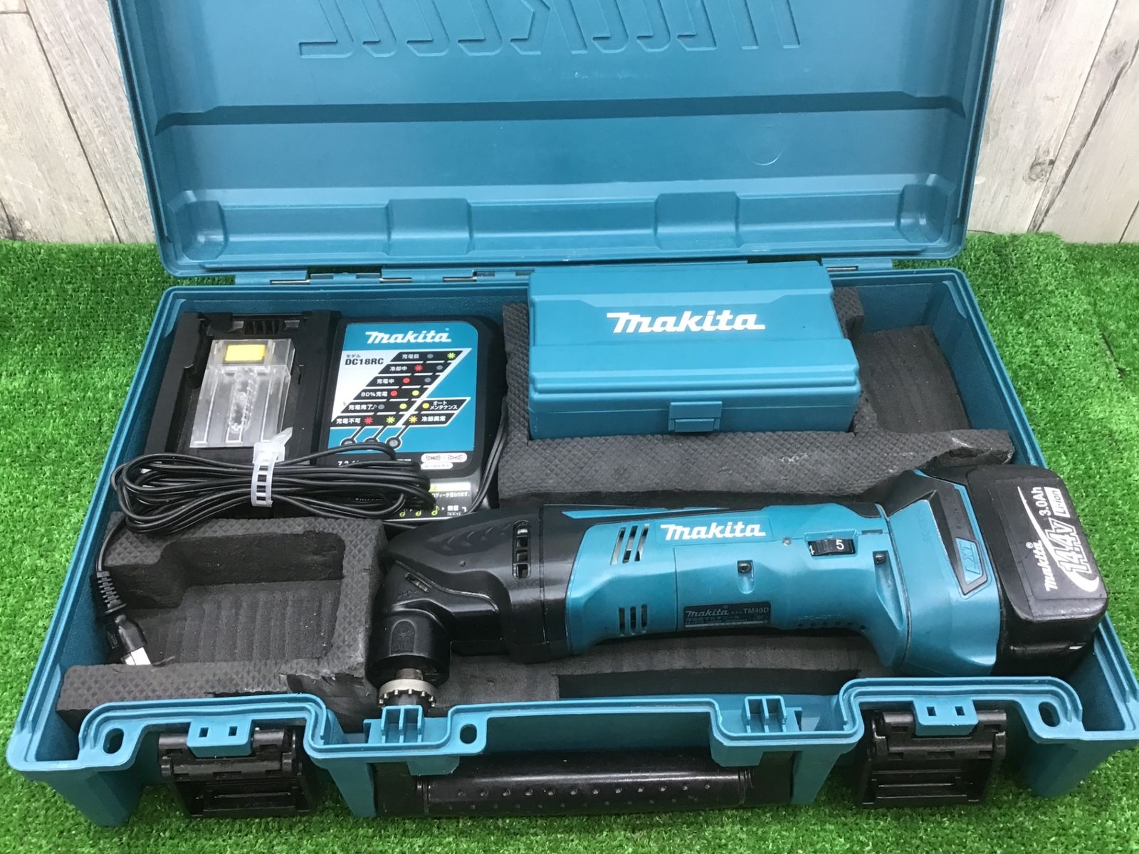 動作品 マキタ 充電式マルチツール TM 40 DRF アクトツー G