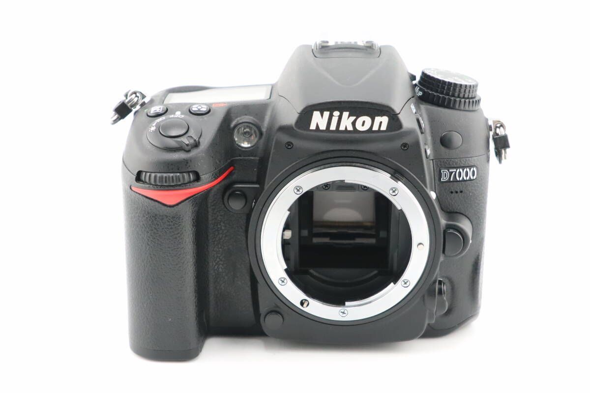 ☆良品☆ショット数9,090 回☆ニコン NIKON D7000 ボディ☆ W0150