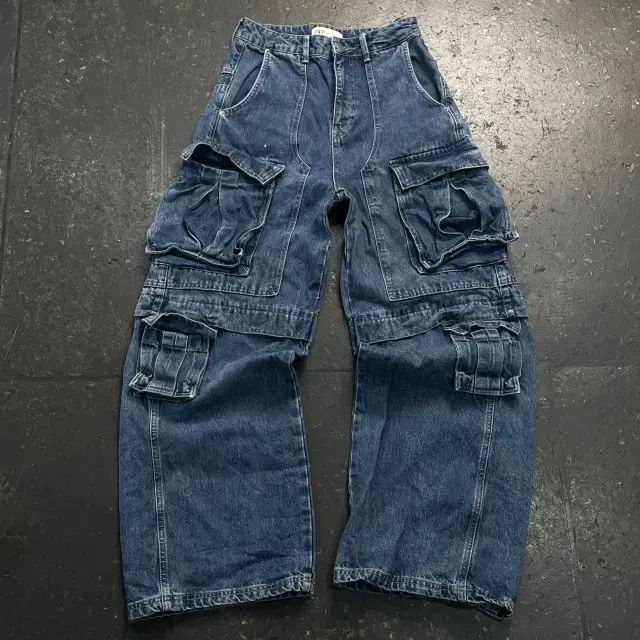 ZARA ユーティリティ カーゴ デニムパンツ - メルカリ