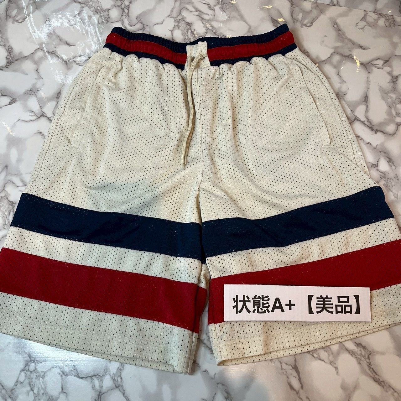 未使用品 GUCCI ネイビー系チェック 水着 ショートパンツ 美品】グッチ GUCCI メッシュ ショートパンツ M ホワイト ネイビー