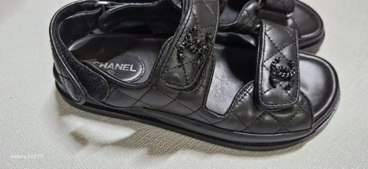 美品　CHANEL ブラック サンダル キルティング　36サイズ 値下げ交渉コメントは受け付けておりません) CHANEL ブラック