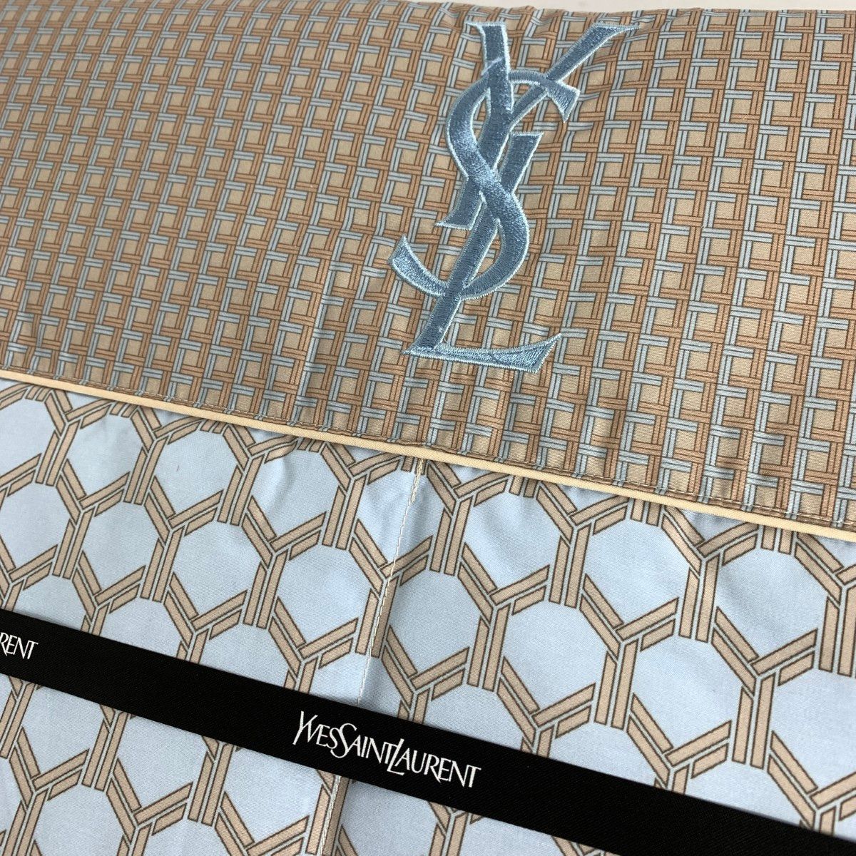 YvesSaintLaurent(YSL) イヴサンローラン 羽毛肌掛け布団 ダウンケット