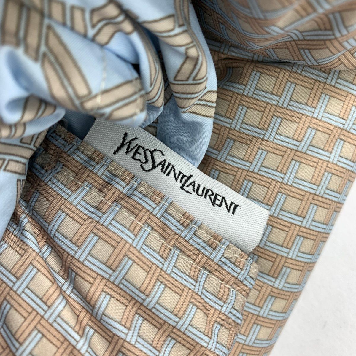 YvesSaintLaurent(YSL) イヴサンローラン 羽毛肌掛け布団  ダウンケット    ブルー/ベージュ  / 240002232345 YvesSaintLaurent(YSL) イヴサンローラン 羽毛肌掛け布団 ダウンケット