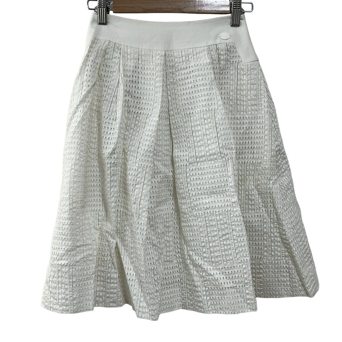 フォクシー　スカート　ホワイト　38　美品　未使用級　FOXEY スカート FOXEY(フォクシー) スカート サイズ38 M レディース - 35716 白