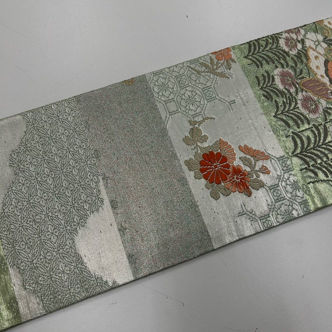 名古屋帯 正絹 唐織 美しい花草に蝶 九寸 MA-3424 - メルカリ