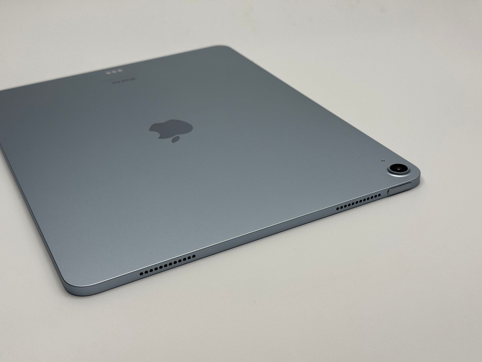 未使用に近い　バッテリー最大100%　iPad Air 13 M2 128GB 中古A】iPad Air 13-inch (M2) 128GB ブルー Wi-Fi バッテリー【100