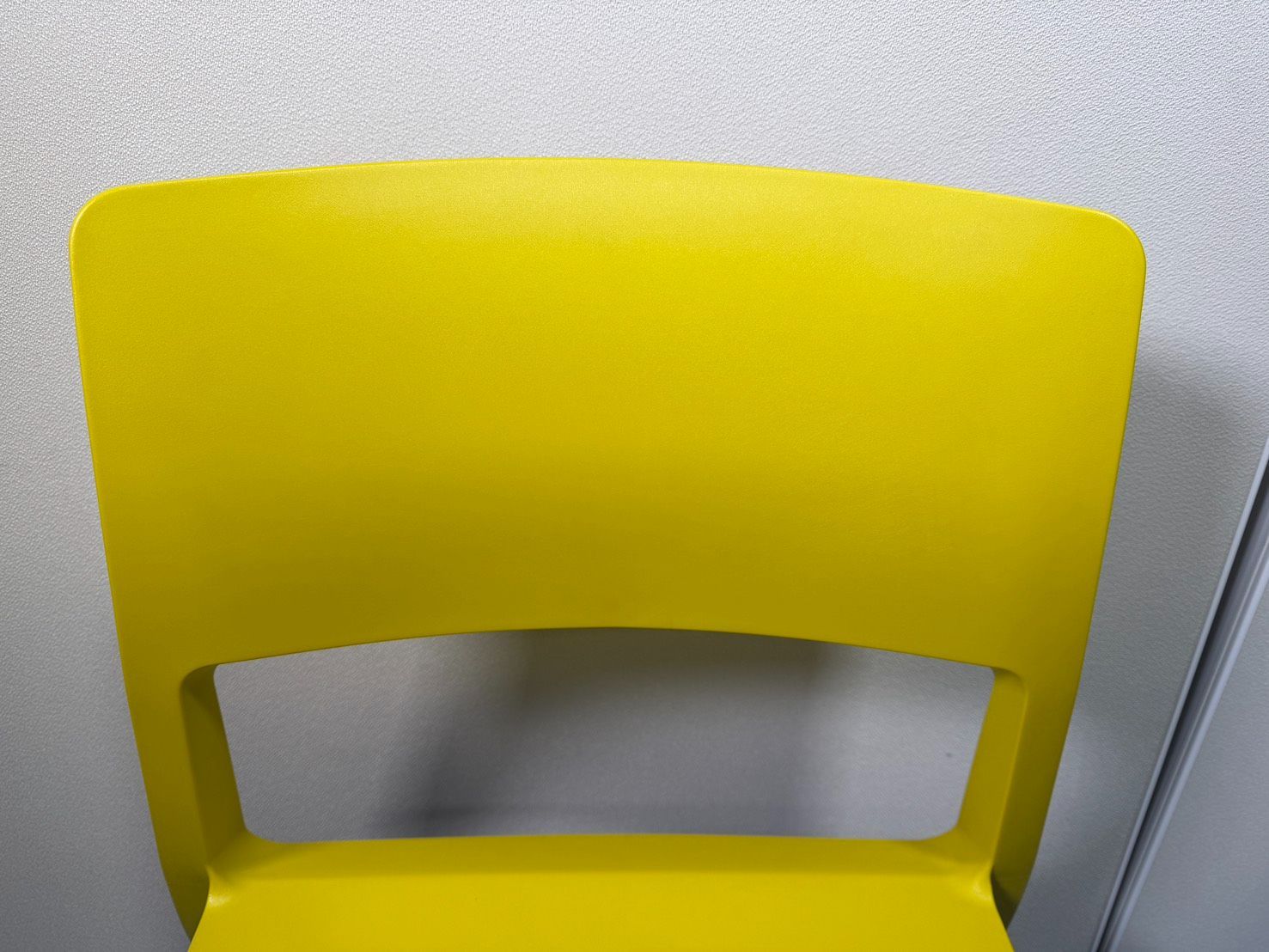 vitra.  tipton  マスタードカラー Vitra TipTonチェア ( ヴィトラ ティプ トン ミーティングチェア ) の