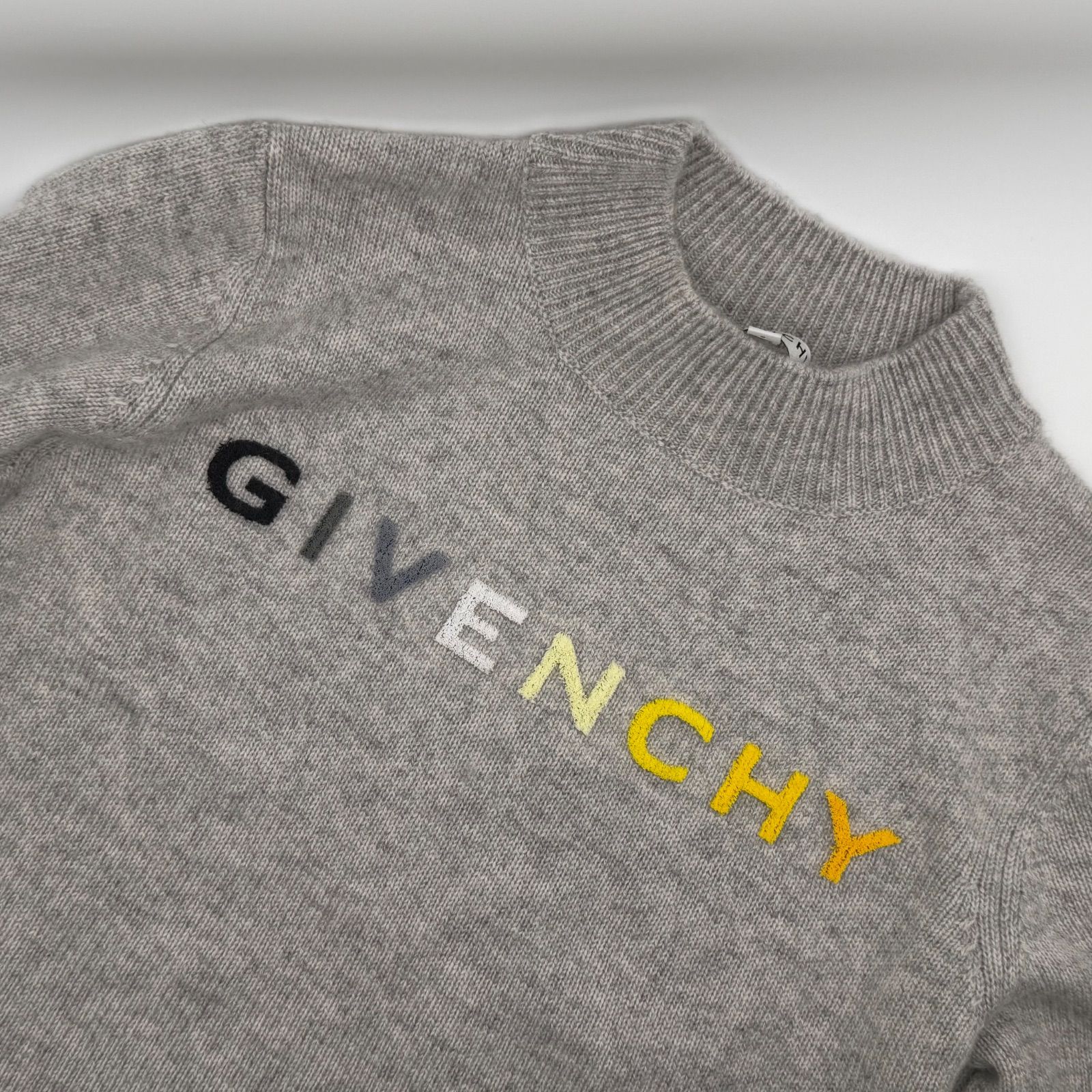 GIVENCHY ジバンシィ　子供服　キッズ　ニット