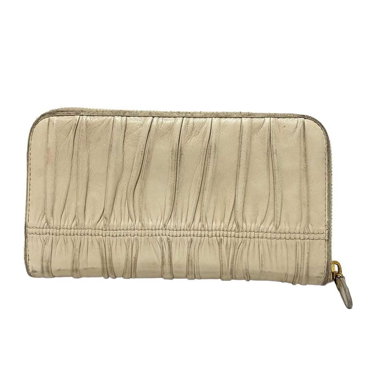 プラダ ラウンドファスナー 長財布 キルティング レザー アイボリー PRADA(プラダ) 長財布 ギャザーウォレット アイボリー ラウンド