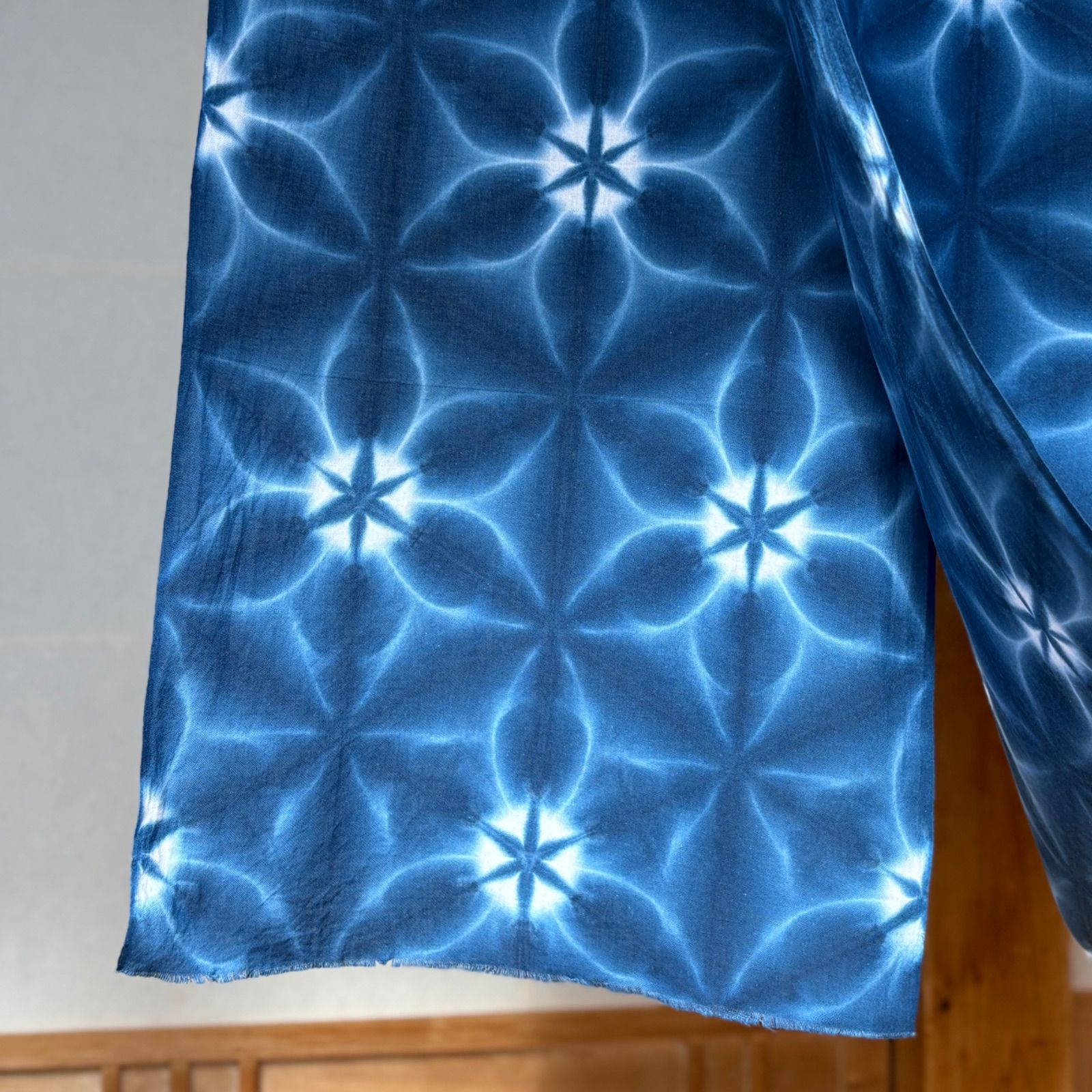 オーダー 手染め 藍染 雪花絞り生地 さらしおんぶ抱っこ紐 オーダー 手染め 藍染 雪花絞り生地 さらしおんぶ抱っこ紐