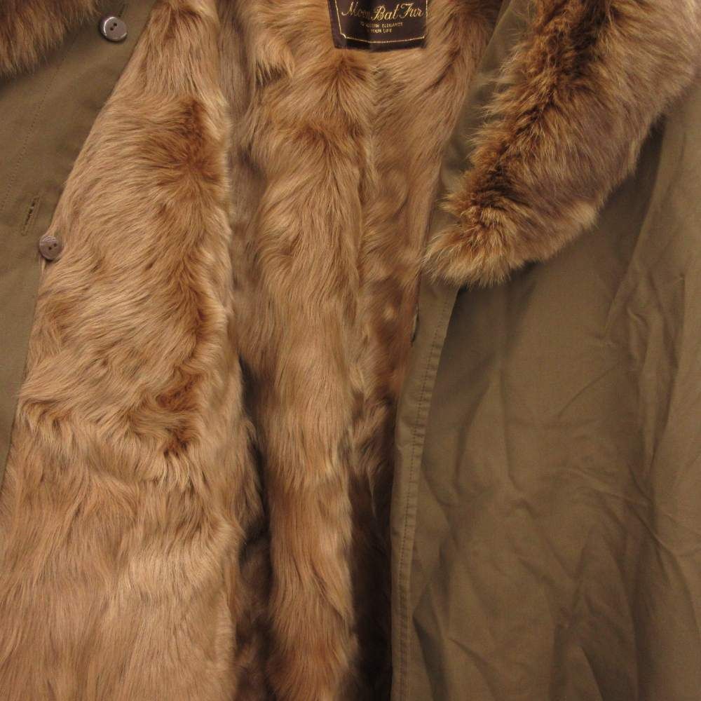 moonbat ムーンバット ロングコート フード ボタンレス ラムファー