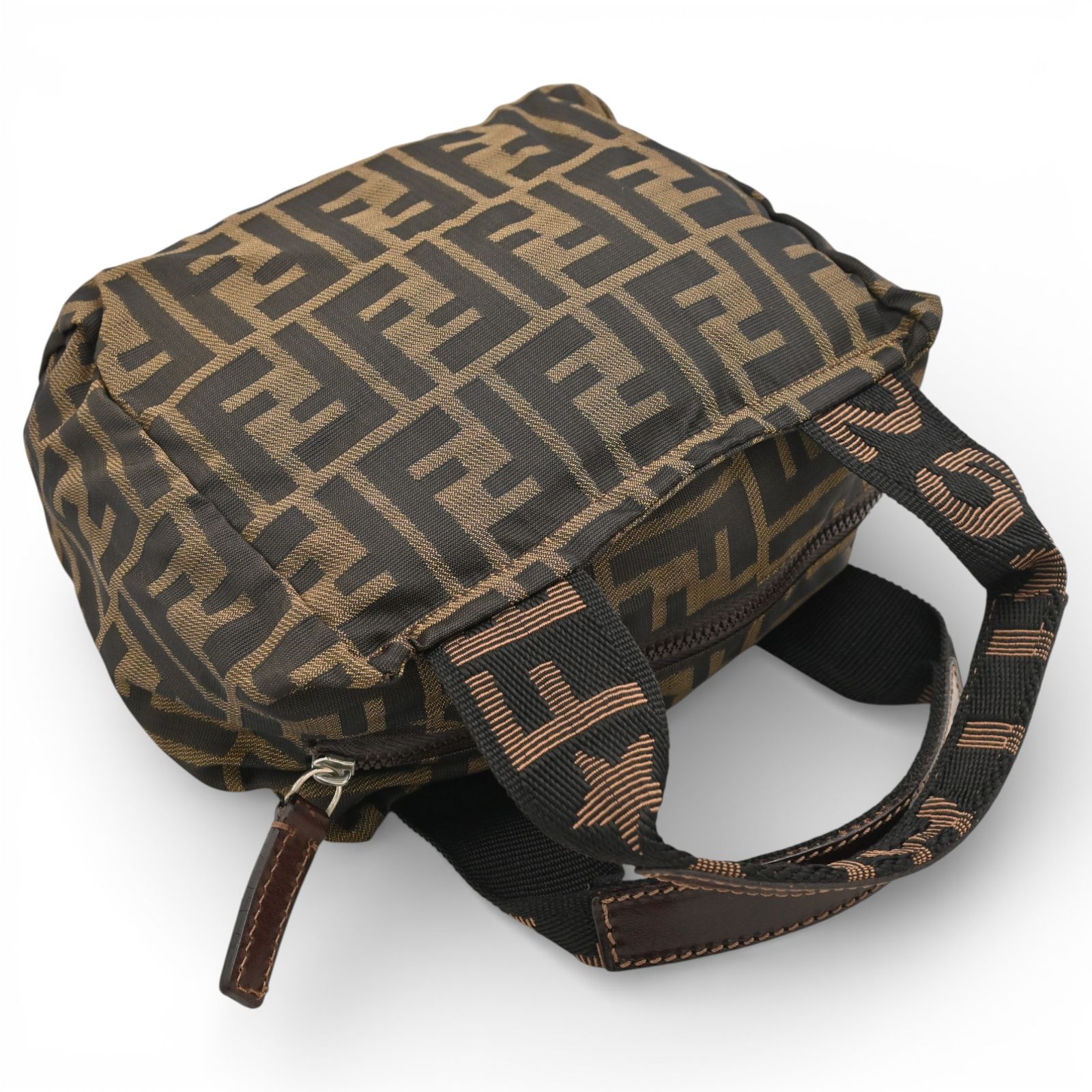 FENDI フェンディ ポーチ 小物入れ ズッカ ロゴ金具 ブラウン系 FENDI フェンディ ポーチ 小物入れ ズッカ ロゴ金具 ブラウン系