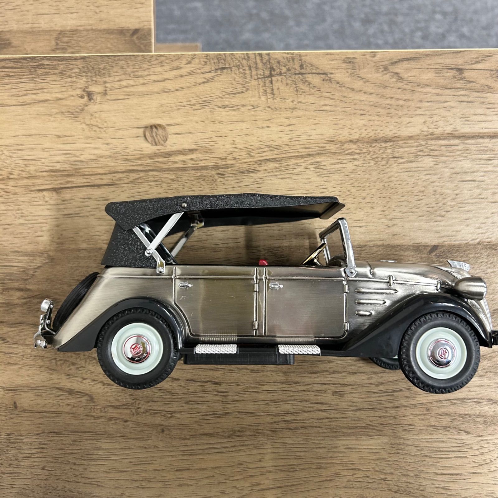 トヨタ AB型フェートン乗用車 卓上ライター - メルカリ