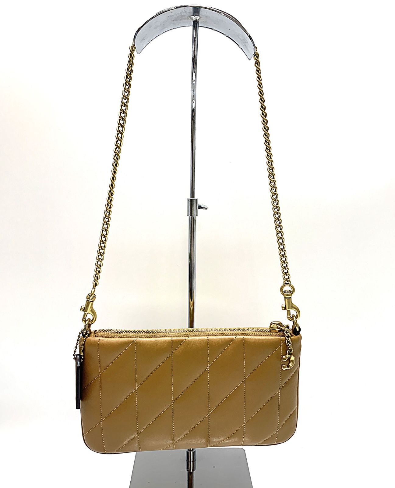 値下げ❗️《美品》COACH コーチ ポーチ バッグ ピロー キルティング 