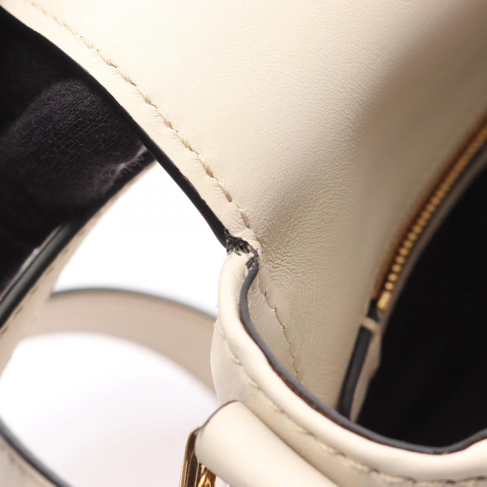 Miu Miu ミュウ ミュウ CRM FINE CALF ペニー ハンドバッグ - メルカリ
