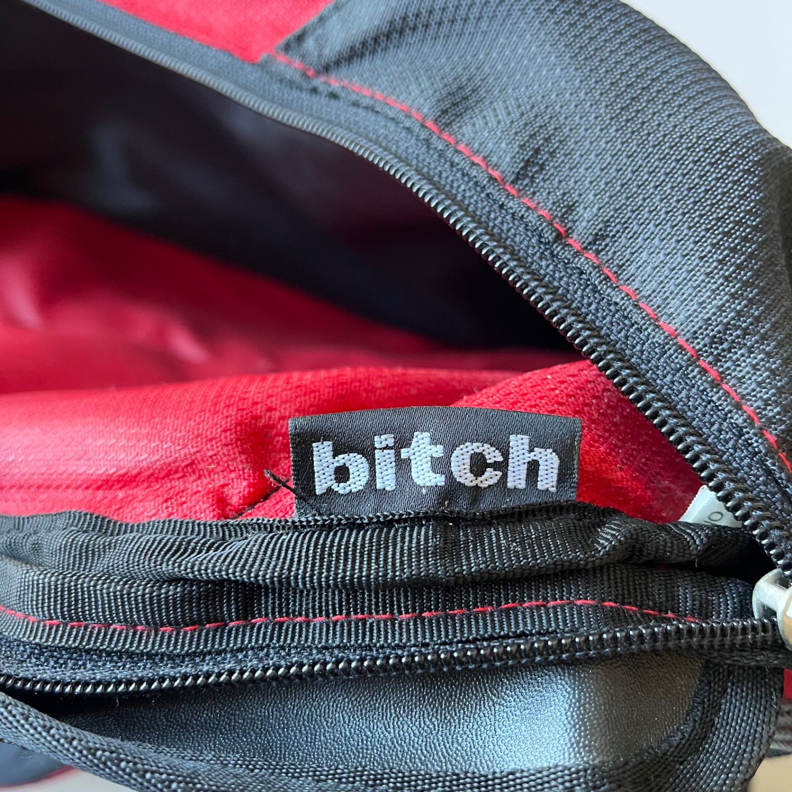 bitch skateboards ビッチ ボディバッグ スリングバッグ オールド