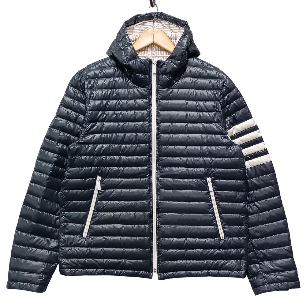 THOM BROWNE 4BAR ダウンジャケット サイズ40&38の2セット マット仕上げナイロンダウンフィル 4バーフードボンバー | Thom Browne