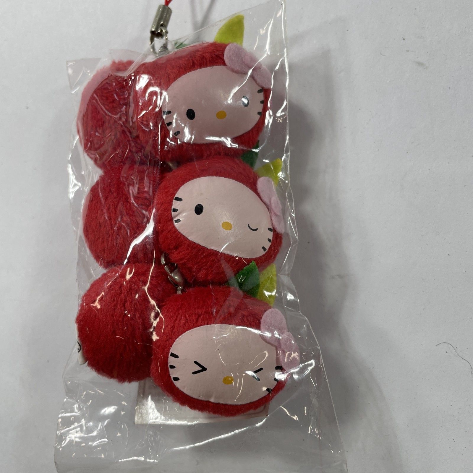 ☆ 希少！ ご当地 ハローキティ Hello Kitty ストラップ 伊豆限定 3連
