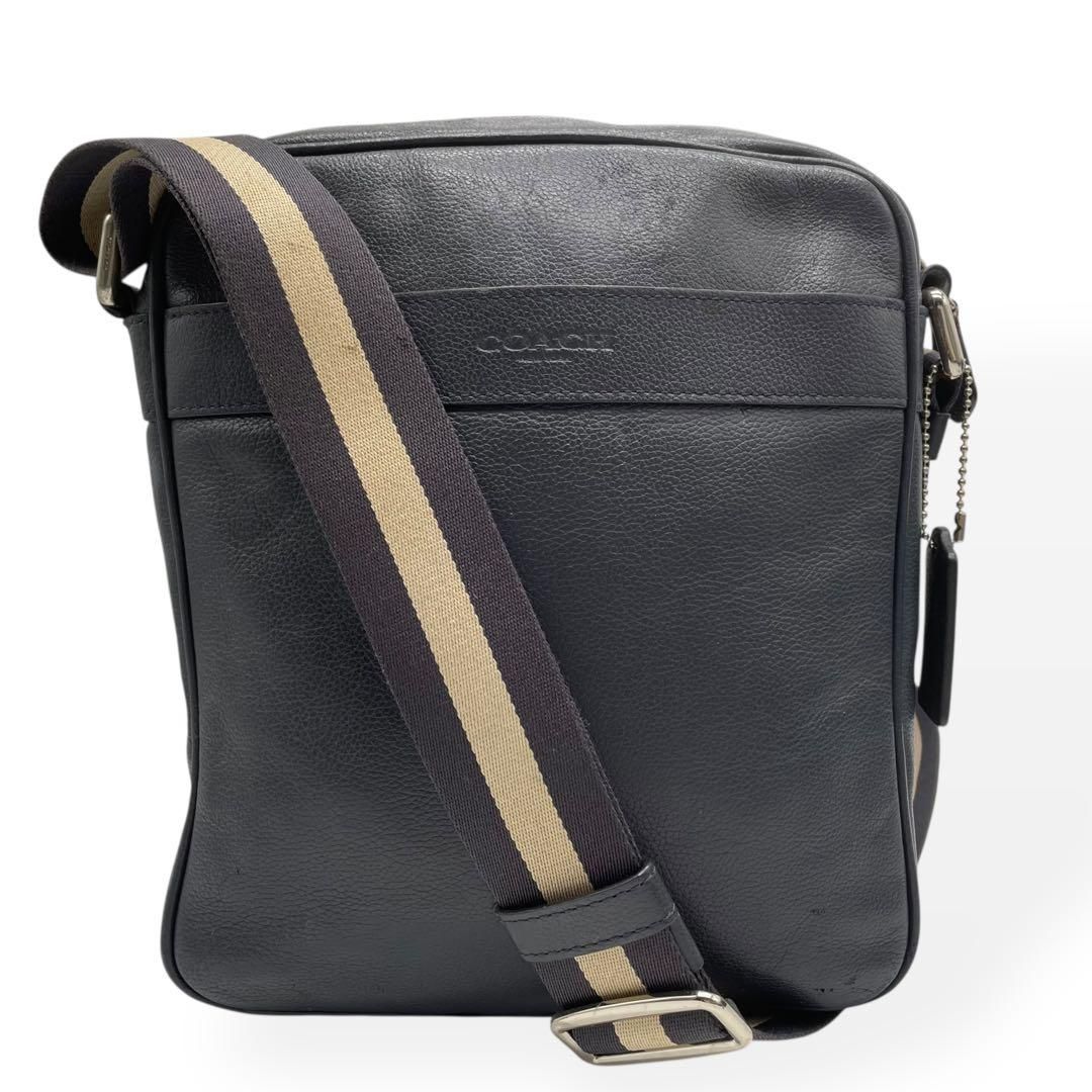 美品 COACH コーチ ショルダーバッグ ボディバッグ 型押しロゴ