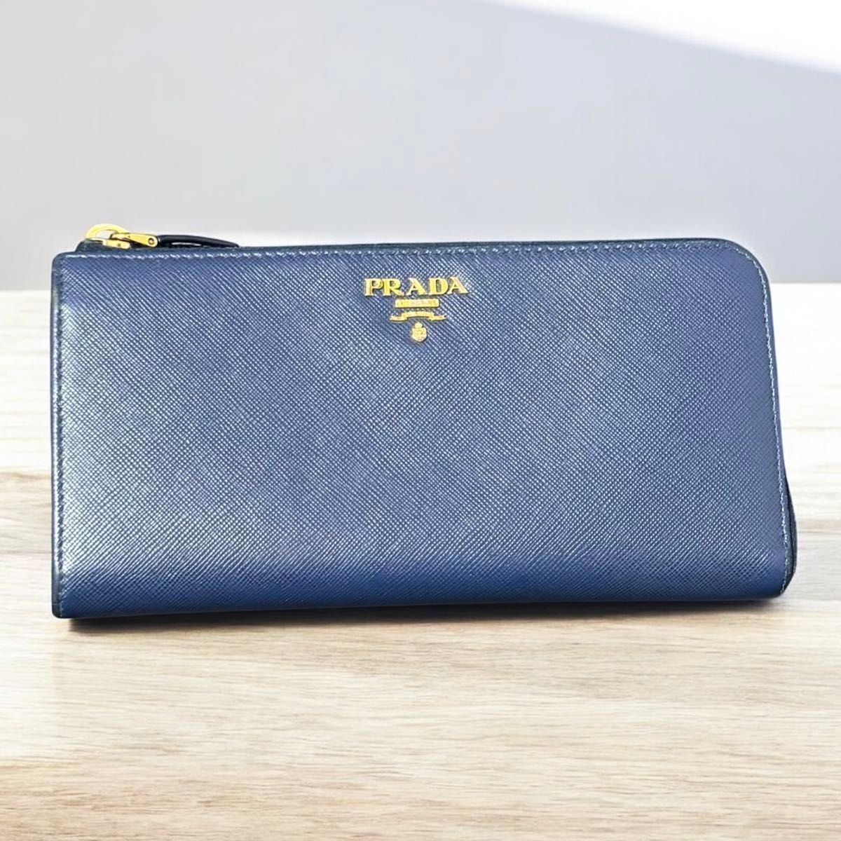 PRADA サフィアーノ ラウンドファスナー 長財布 ブルー プラダ 