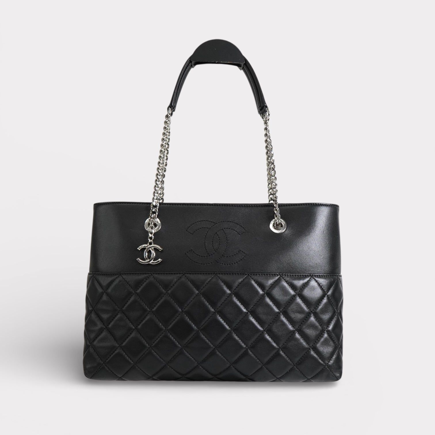 シャネル ココマーク マトラッセ ラムスキン チェーン トートバッグ