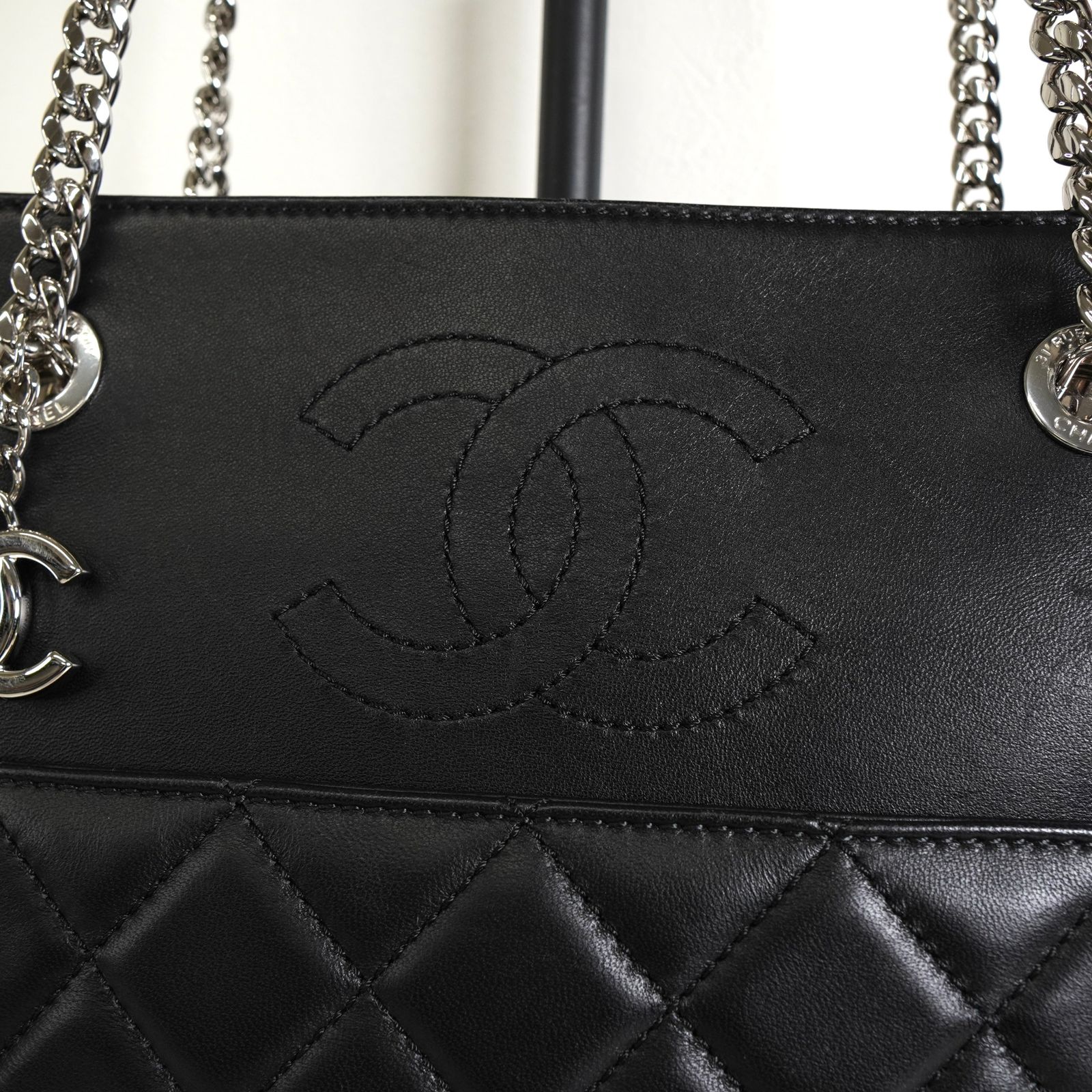 シャネル ココマーク マトラッセ ラムスキン チェーン トートバッグ