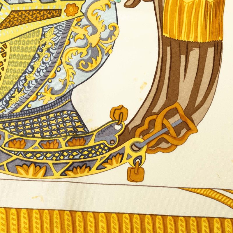 エルメス カレ90 ARMETS en PANACHE 羽飾りの騎兵兜 ベージュ マルチ