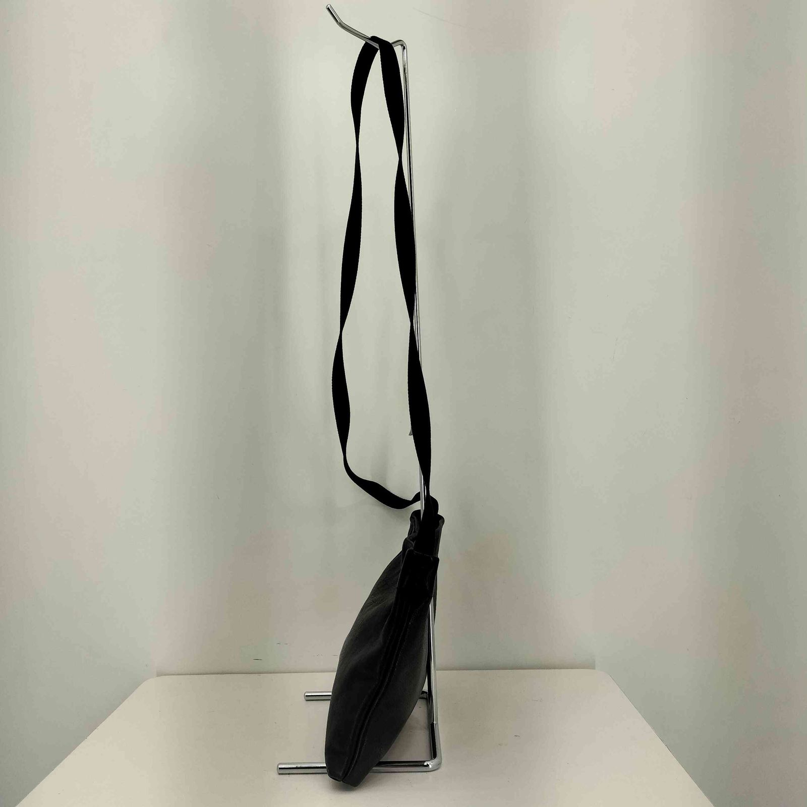 nest Robe CONFLICT 黒 レザー ショルダーバッグ ネストローブコンフェクト nest Robe CONFECT レザー バレンシアレザー