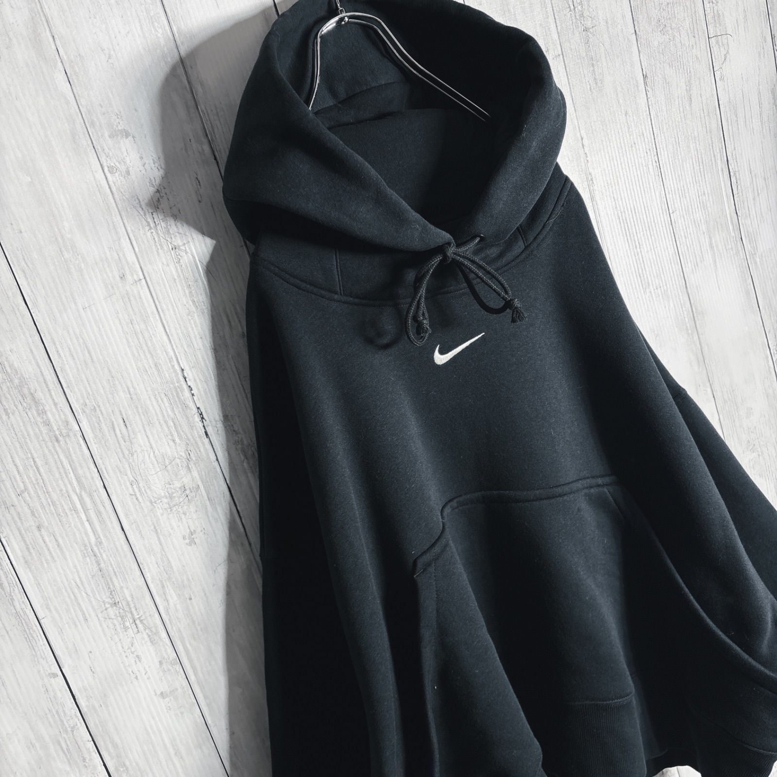 【かたつむり様】ナイキ 刺繍センターロゴ パーカー トラヴィス着用 M ブラック 国内正規品】ナイキ センターロゴ刺繍 ブラック ユニセックス 男女兼用