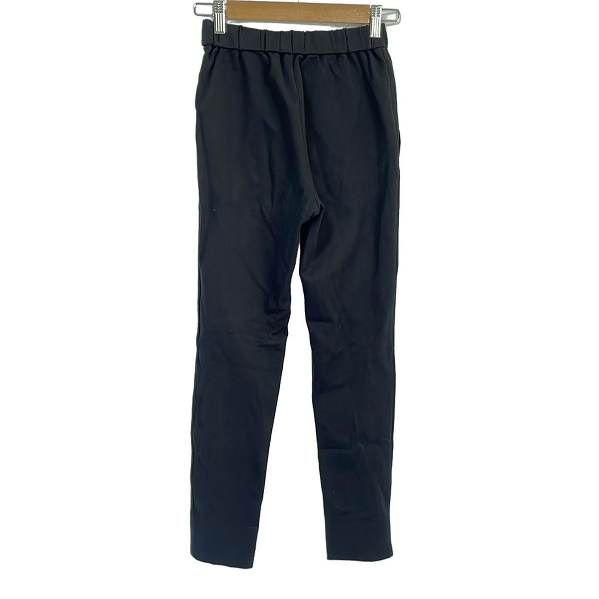 yori 新品未使用　パンツ　36 yori(ヨリ) パンツ サイズ36 S レディース - 黒 フルレングス/ウエスト