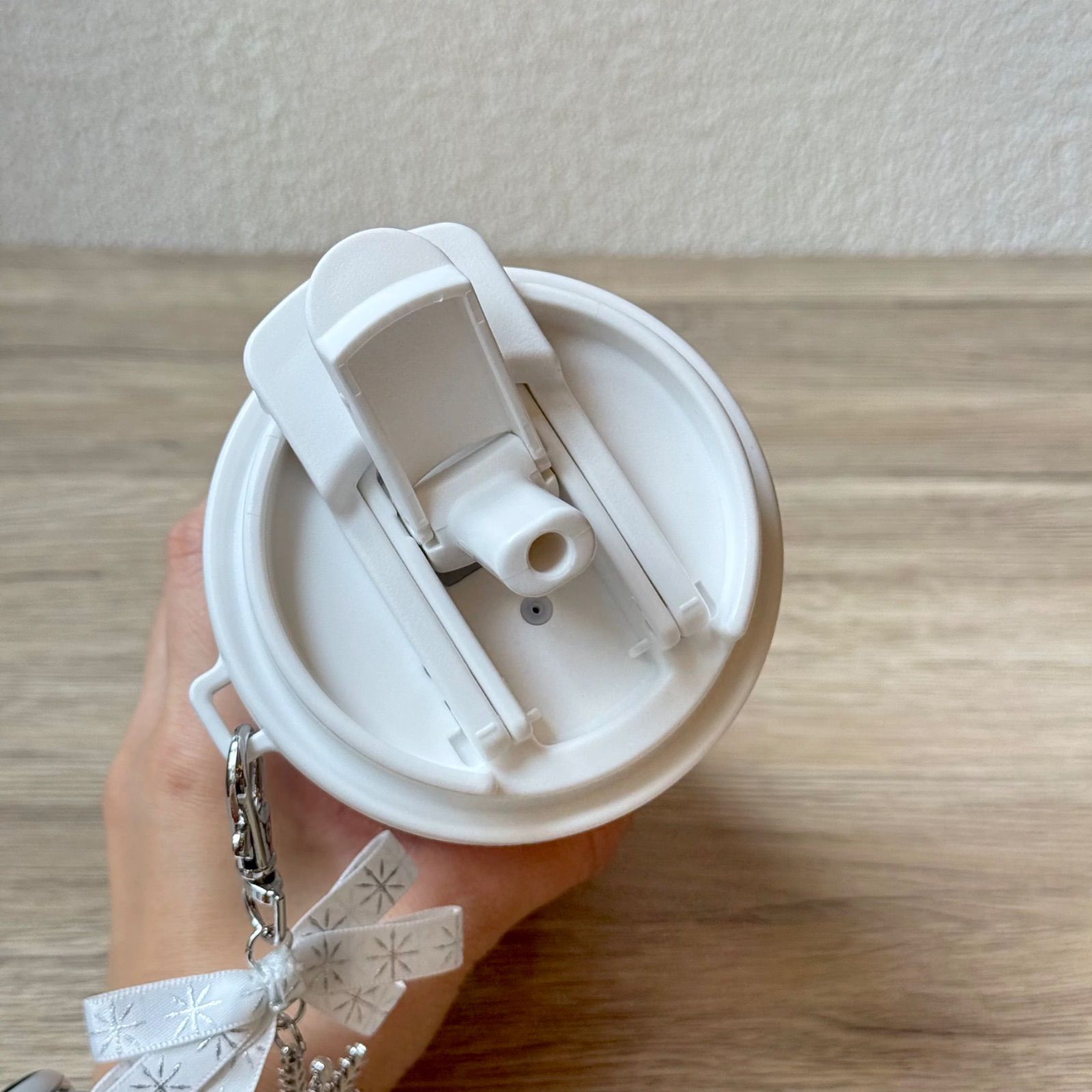 スタバ スノーワンダーランド タンブラー ラインストーン 雪 チャーム