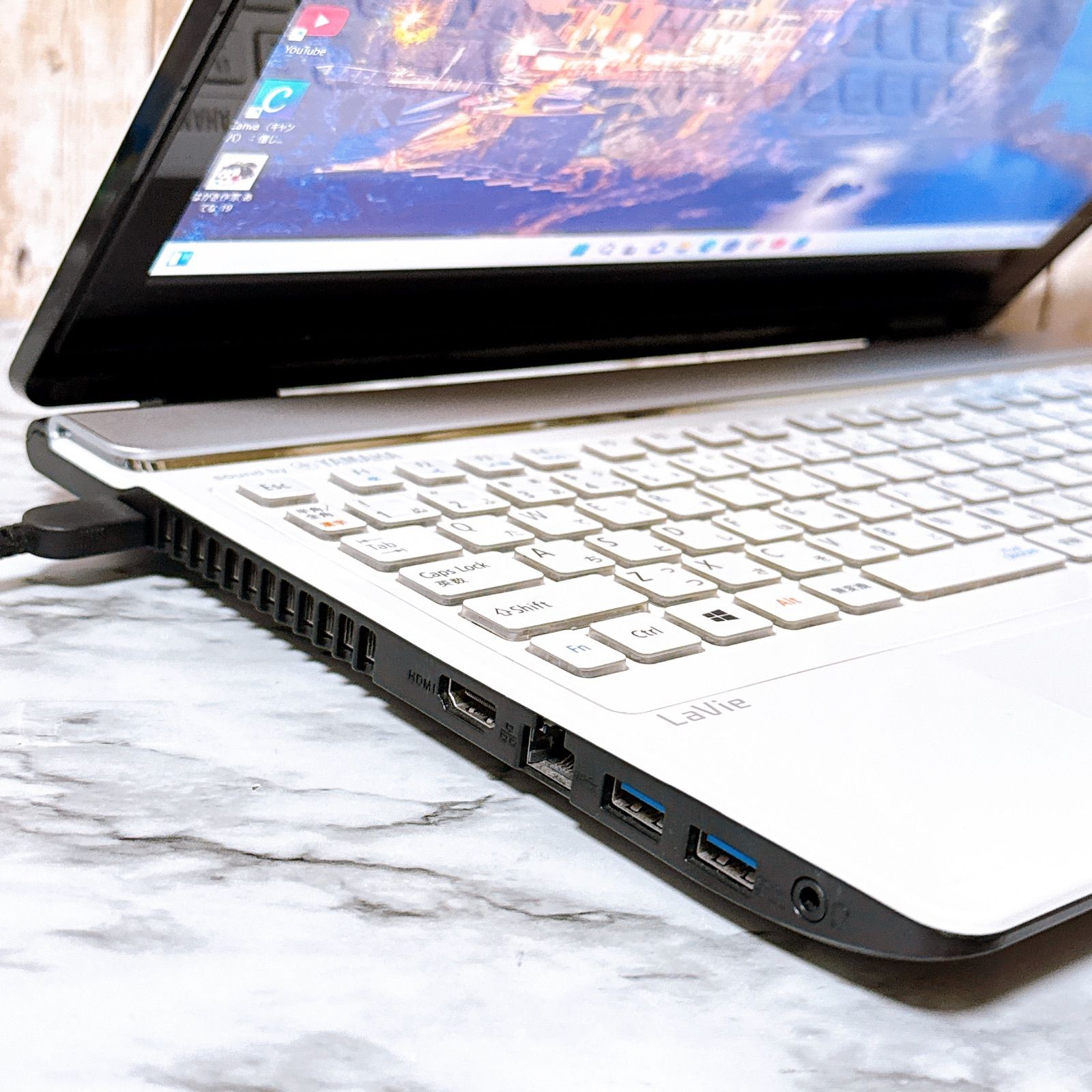 超大容量1TB‼️第7世代✨オフィス✨薄型✨カメラ付き白ホワイトノートパソコン✨ 超大容量1TB 第7世代 8GB ブルーレイ オフィス エクセル ワード カメラ