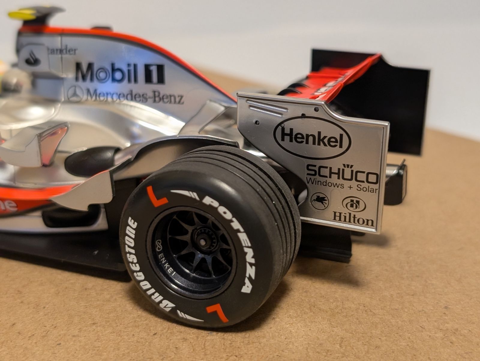 ルイス ハミルトンMP4-22 2007カナダGP優勝　限定品 初優勝モデル1/18ミニチャンプス マクラーレンMP4/22ルイス