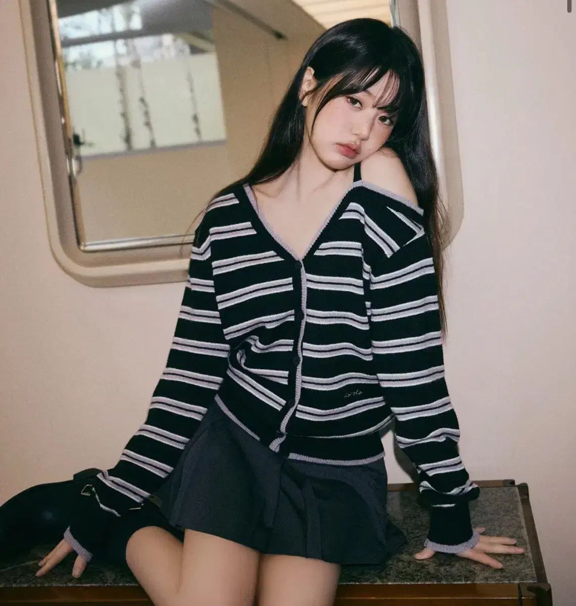 ROLAROLA ウォニョン(WONYOUNG・チャンウォニョン) 片方オフショルダー