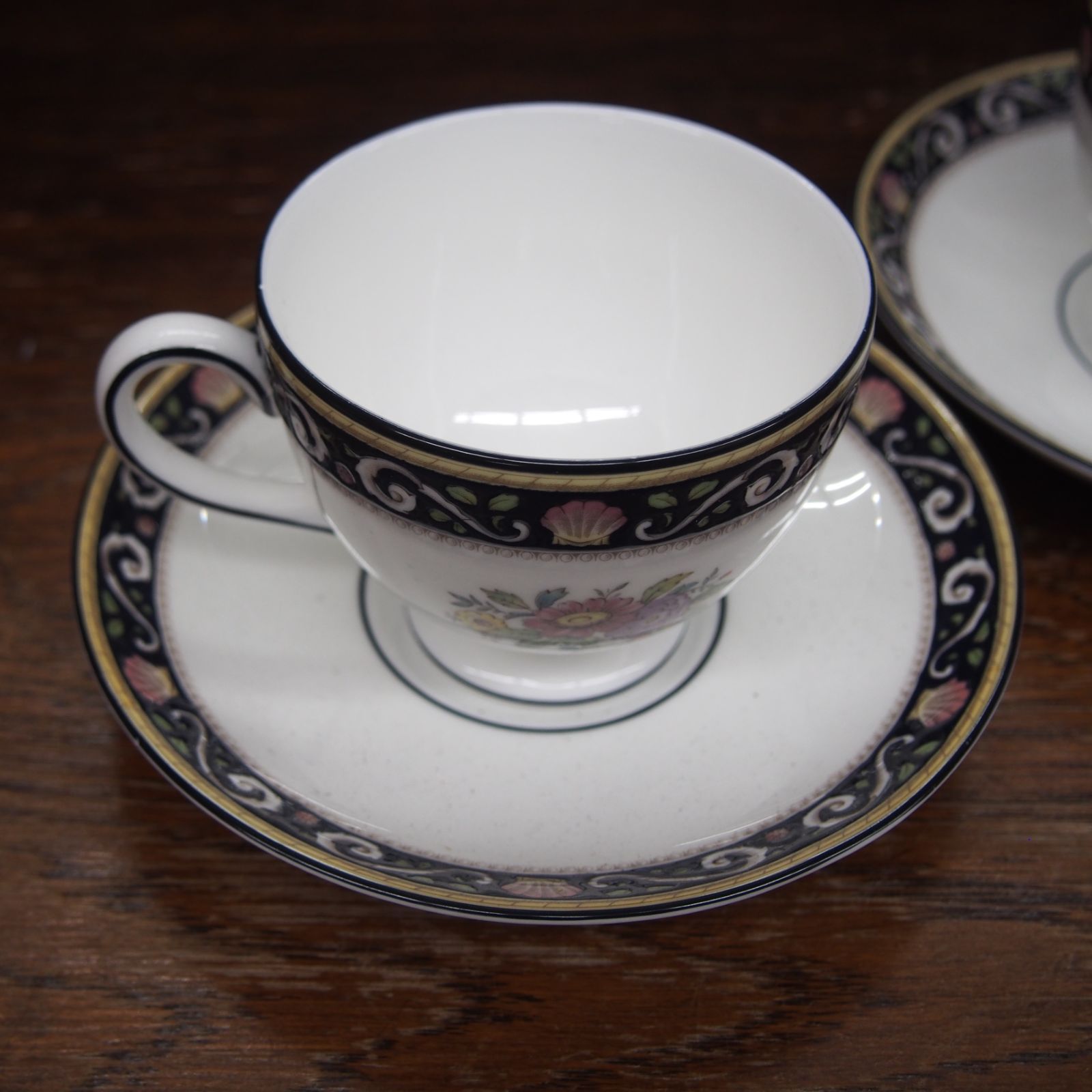 廃番 未使用 ウェッジウッド ラニーミード runnymede 黒壺 ペア カップ