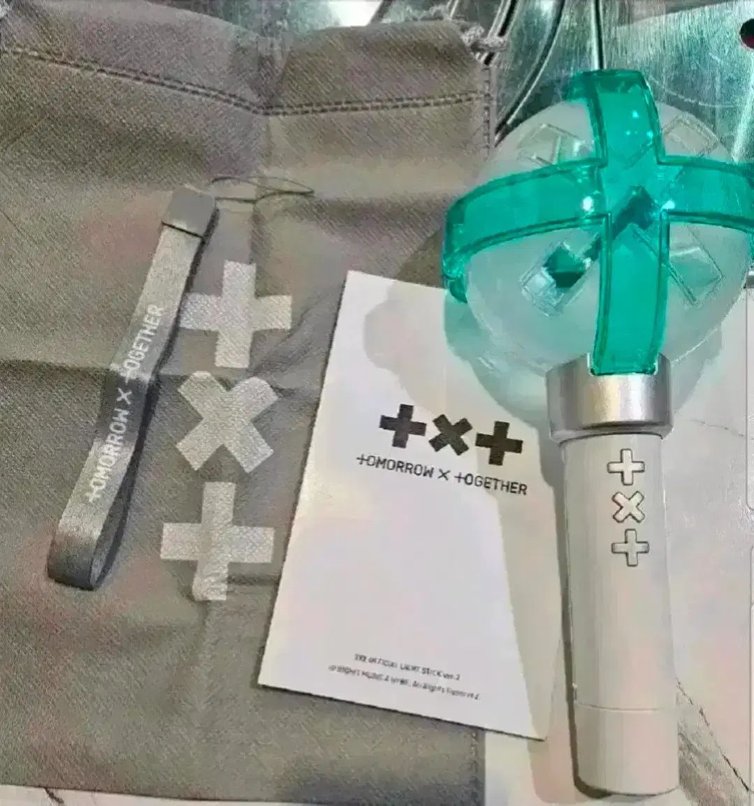 新品) TOMORROW X TOGETHER(TXT) ペンライト Ver 2 + トレカ セット