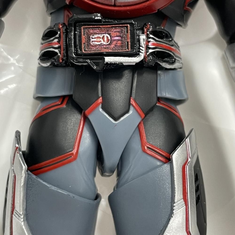 中古】開封・箱傷み)バンダイ S.H.Figuarts (真骨彫製法) 仮面ライダー