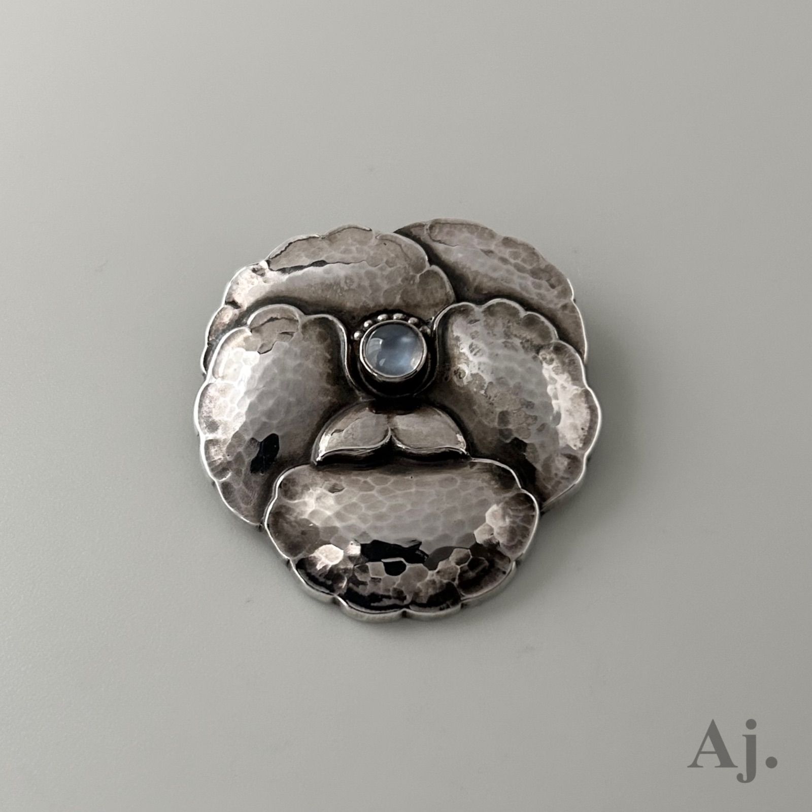 使用感有】 ジョージジェンセン ムーンストーン フラワー ブローチ 113