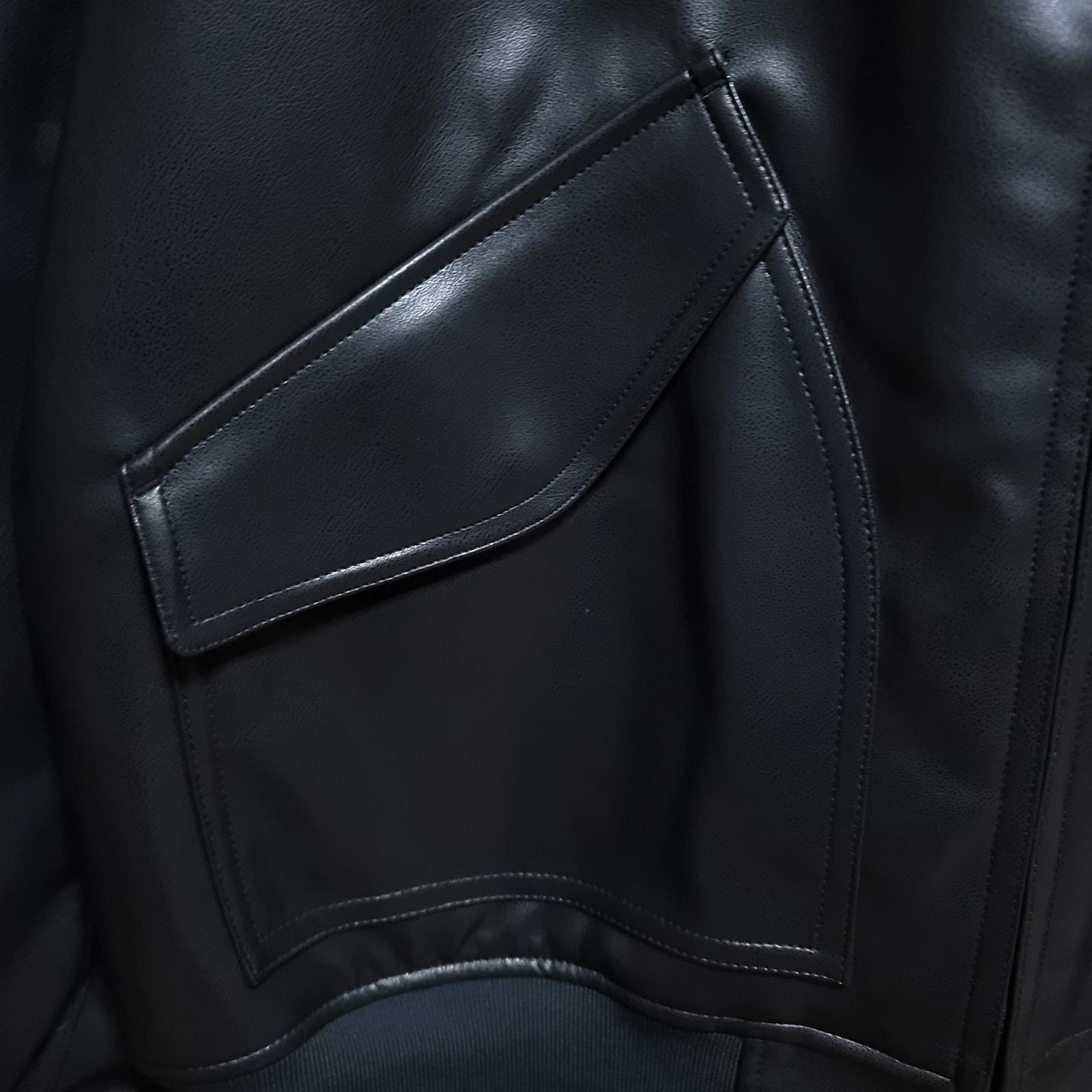 XLサイズ】GU ウォームパデッドフライトジャケット ブラック - メルカリ