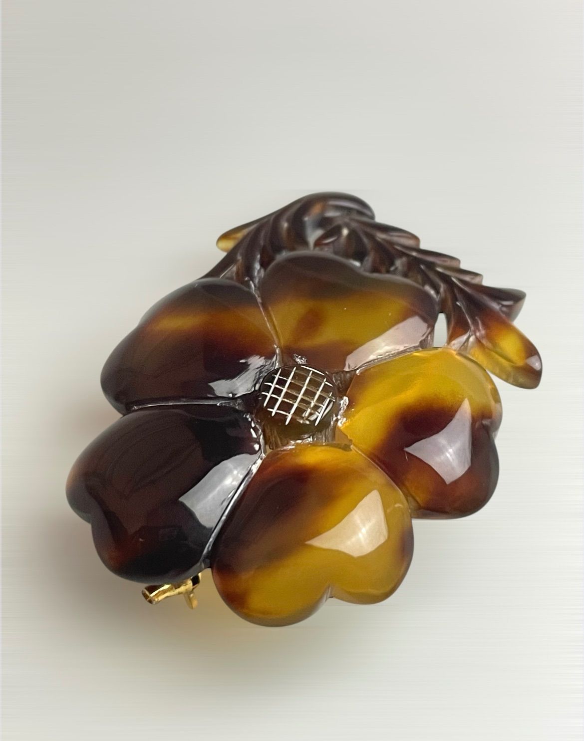 極美品】本鼈甲 ブローチ 茨布（ばらふ）大振り 花モチーフ 伝統工芸