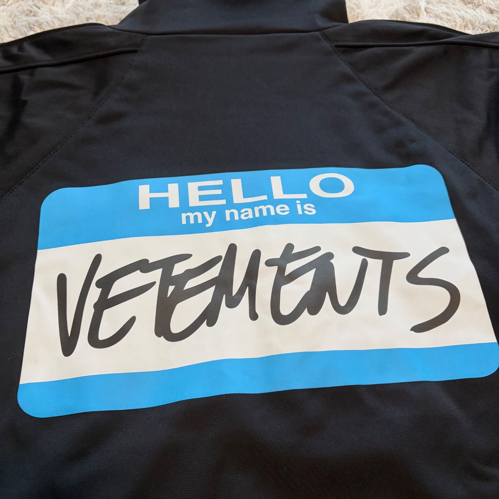 新品正規/定価25万】Vetements（ヴェトモン）トラックスーツ S - メルカリ