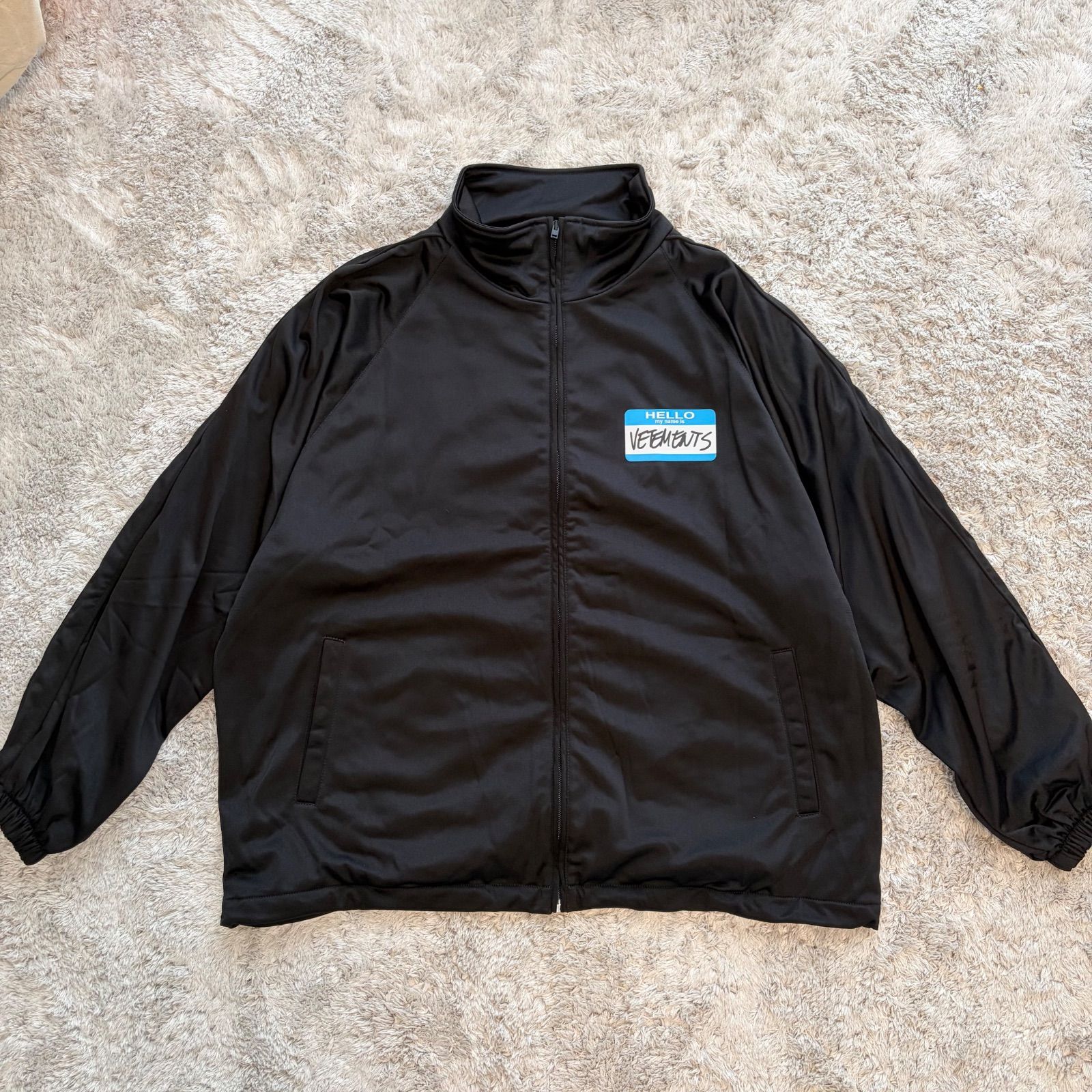 新品正規/定価25万】Vetements（ヴェトモン）トラックスーツ S - メルカリ