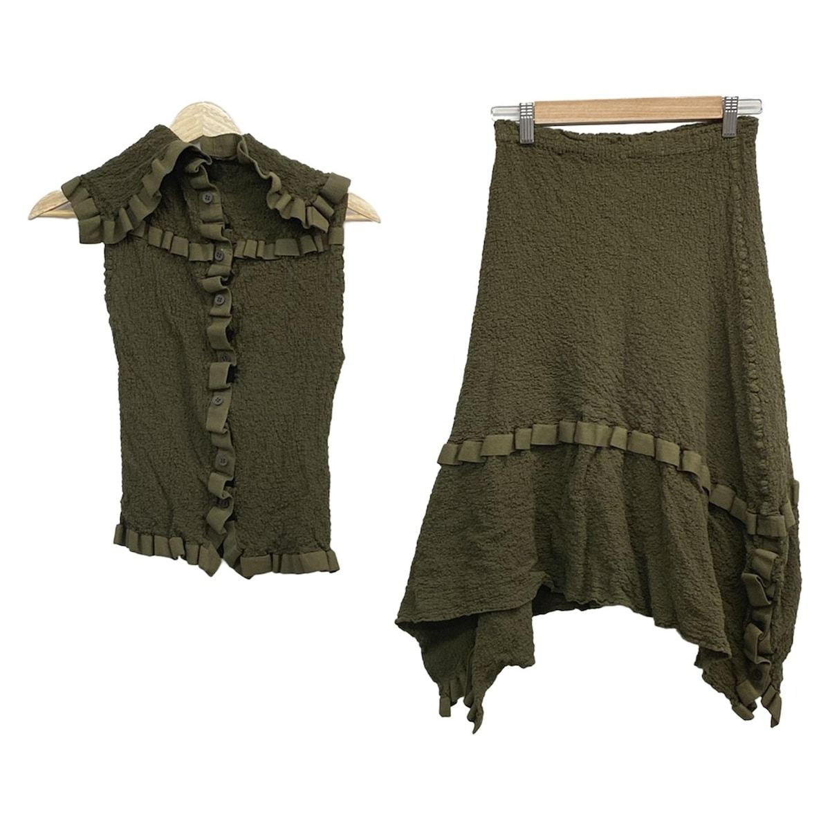 me ISSEY MIYAKE 2way スカート　ベアトップ　刺繍　シワ加工 me ISSEY MIYAKE 2way スカート ベアトップ 刺繍 シワ加工