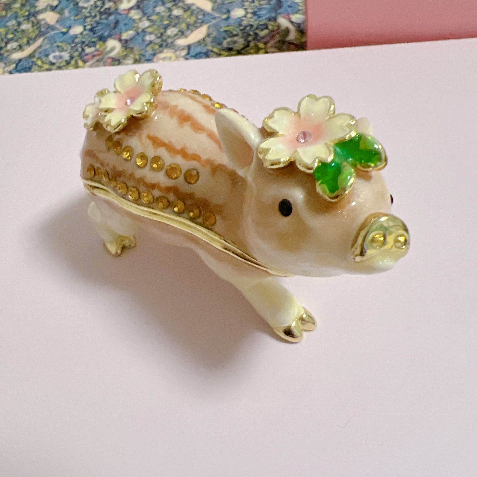 美品】ピィアース ジュエリーボックス 小桜うりぼう 亥 いのしし 桜 四