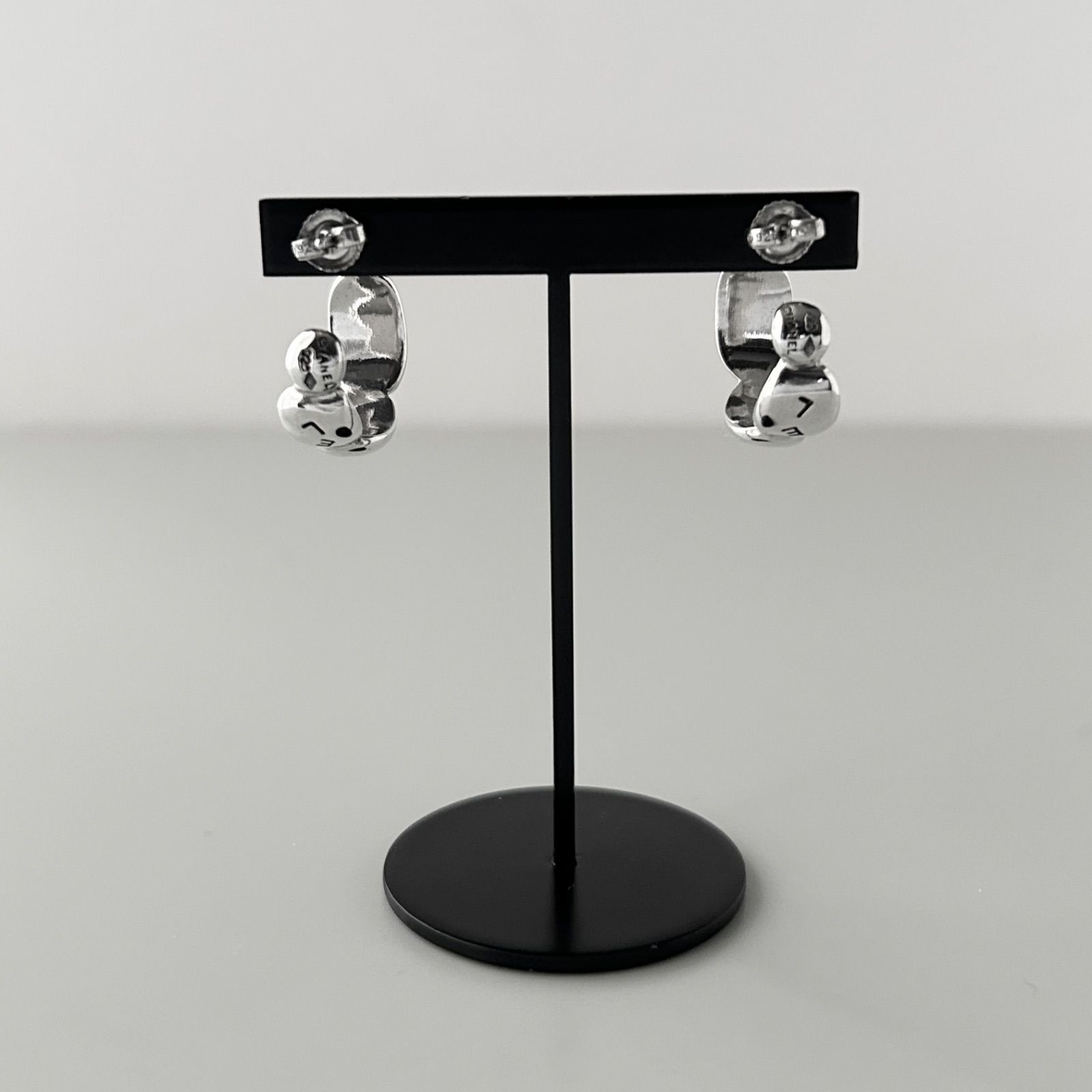 シャネル フープ ピアス ロゴ Silver 925 ヴィンテージ CHANEL - メルカリ